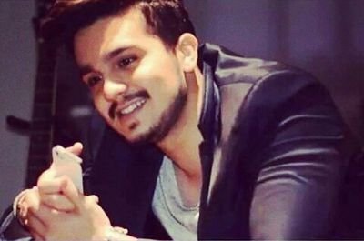 Deixa eu tocar em suas costas, para vê se não tem asas. @luansantana ♥