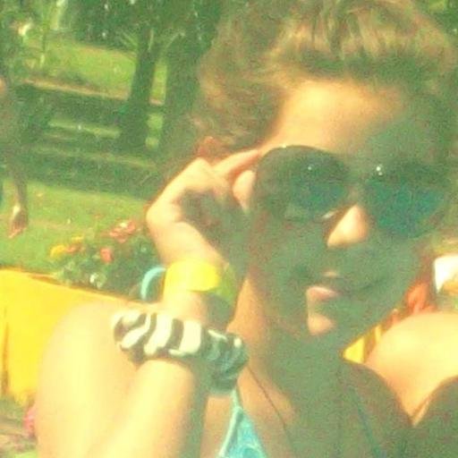 ValenMenoni's profile picture. Las mejores cosas de la vida ocurren cuando menos te lo esperas.