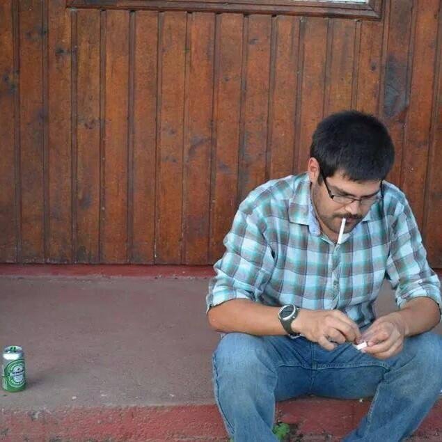 Solo soy un tipo normal, pero sobre todo, soy una mala persona. El rey de los fracasados;señor mala suerte
Un Vikingo Zen como alguien me dice por ahi, eso soy