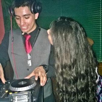 Colorado based DJ. Business Entrepreneur Student at CSU. Musician & Producer  .  Support local music!!