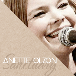 Primer fansite en español dedicado a Anette Olzon (Olsson) de origen mexicano. Visita nuestro sitio para enterarte de las últimas noticias:
