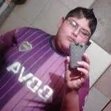 -Soy Axel Flores y me encanta hablar y jugar mucho al football