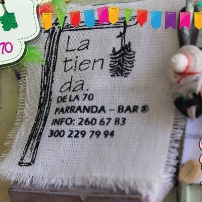 El mejor sitio para rumbiar con tu pareja, amigos y familia. Musica 100% crossover, artistas invitados y pasabocas (empanaditas, frijolitos, tortas de chocolo