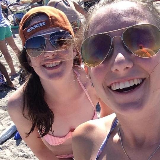 EmerO16's profile picture. Awty '16