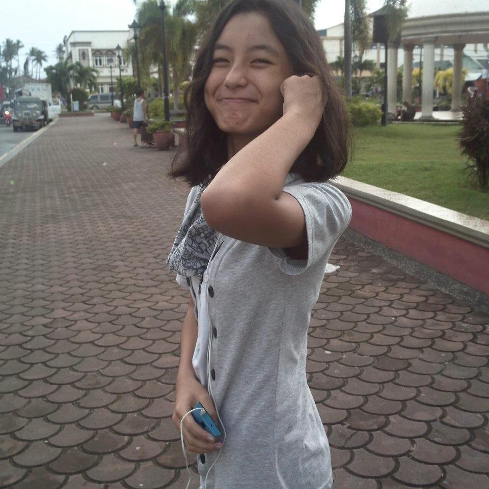 Pain demands to be felt- girl- reader- lyric writer- happy ♥♥♥