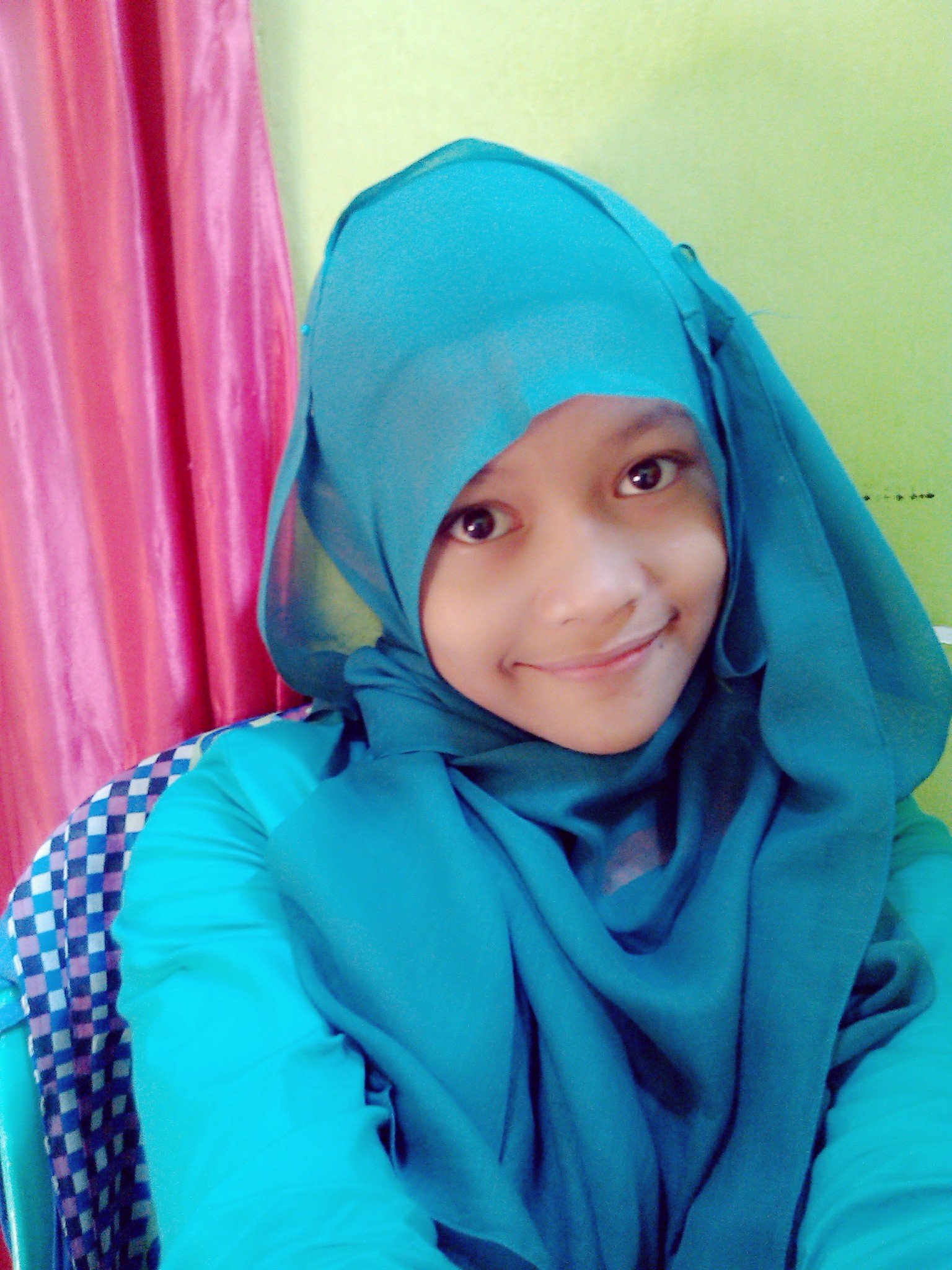 reski_awaliah's profile picture. love Allah :)