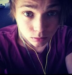 The Vamps, 5SOS, 1D, All Time Low. Band Chick. 0/4 5SOS 0/5 1D 0/4 The Vamps. Will they ever follow.? Mah Bestie is Emma x3 lub chu Em!