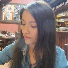 Promotora cultural, Community Manager, counsellor y  cantautora espontánea