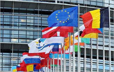 Young researchers interested in EU studies. We share daily news on EU politics & policies.
Editors: @Daniela_Vintila @AngelikiKonsta4 @MartaParades