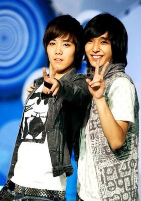 Choi Jonghun (sexy guitarist/leader) + Lee Hongki (Cute Rebel/Vocalist) = Cutest/Handsome Couple JONGKI ~~ FOLLOW US PRIMADONNAS ! Born on 5 feb' 11