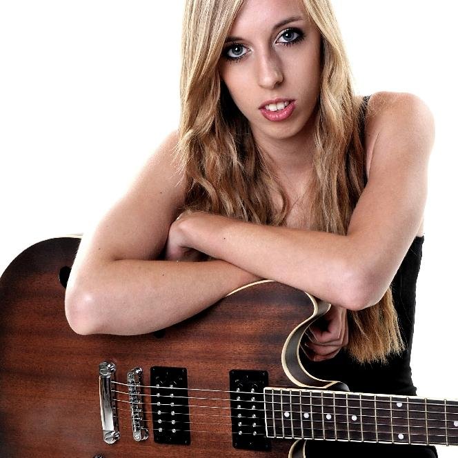 I love; drumming ~ playing guitar ~ playing piano ~ singing ~ listening to music ~ hanging around with friends ~ soccer  ~ ♥