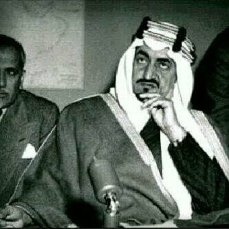 الشعر والتاريخ اهتمامي ** ربي لاتذرني فرداً وانت خير الوارثين ..** تابعني آتابعك.