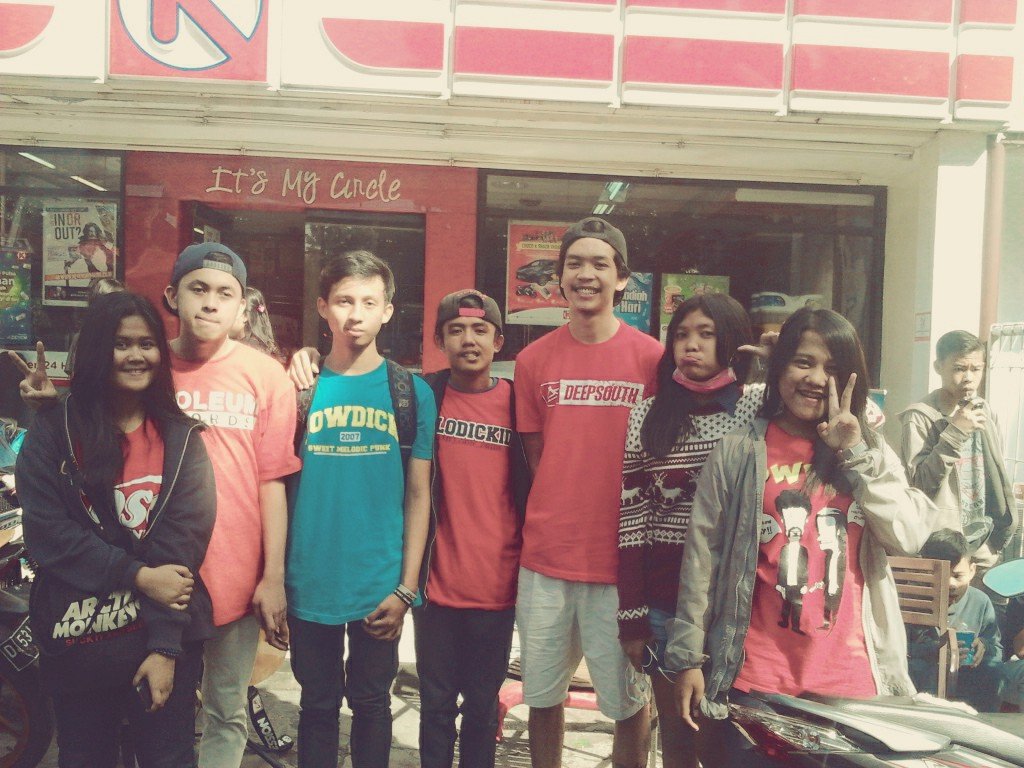 SUCISUHERRMAN's profile picture. Seorang cwe yg berpenampilan acak-acakan | Respect for Melodic/PopPunk, Post Hardcore | AndhyLesmana♥ belong's to me:$