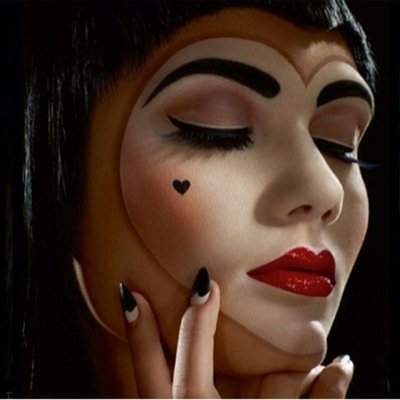 في الحياه تقاس أخلاقك بمدى احترامك لمشاعر الآخرين فمراعات مشاعر اي إنسان مهاره لا يتقنها الكثير
