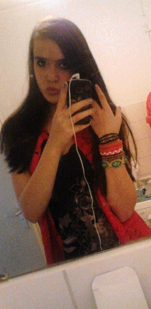 bitchigirl25's profile picture. 