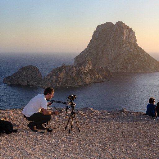 Travel Photographer / Timelapser / Videographer Wandering the earth looking for pretty things and people to take photos of.