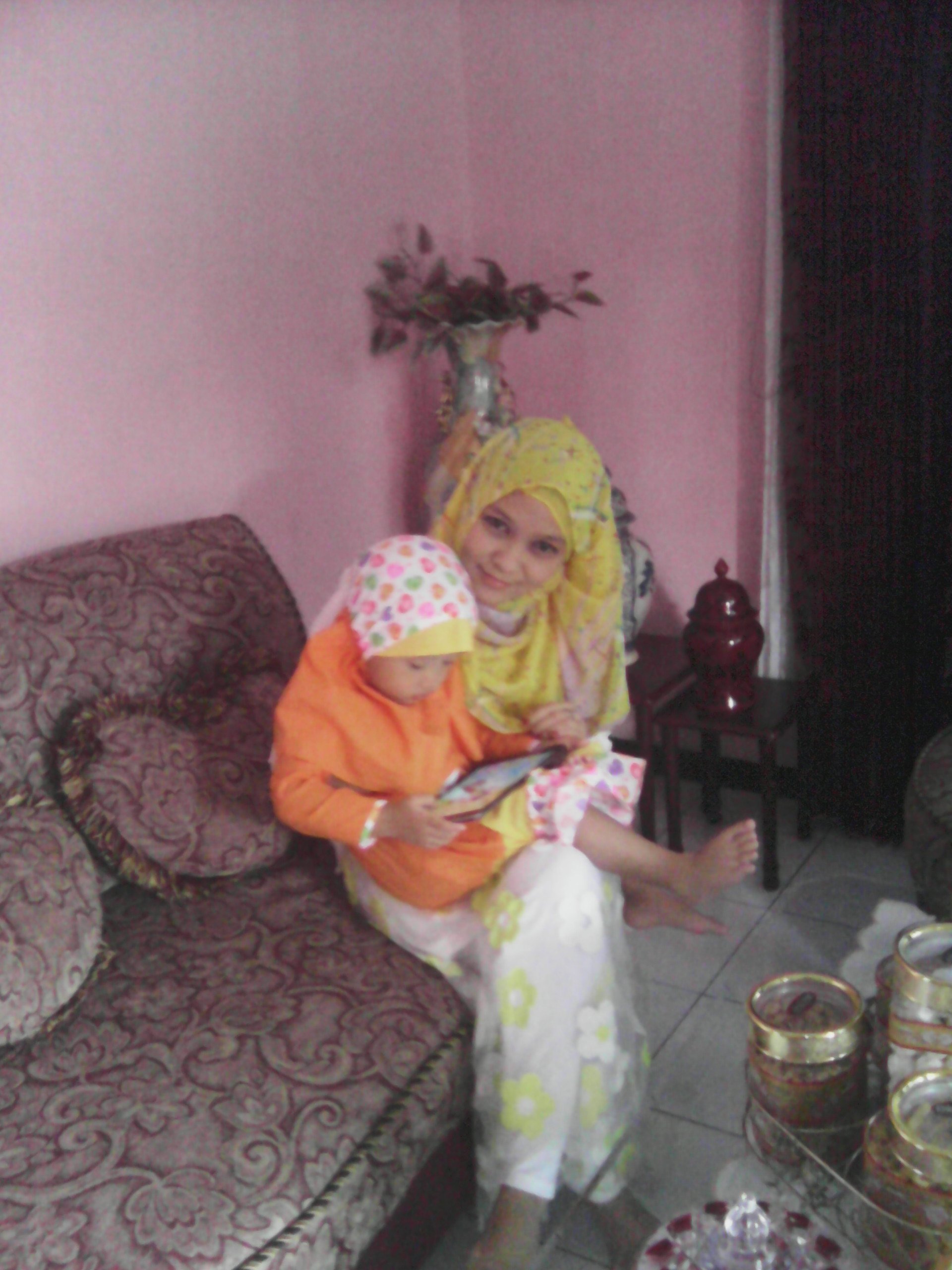 putrilaras89's profile picture. Cinta itu bukan apa yang dipikirkan oleh akal tapi cinta adalah apa yang dirasakan oleh hati.