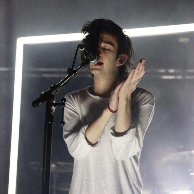 //the1975\\ i dont wanna be your friend i wanna kiss your neck
