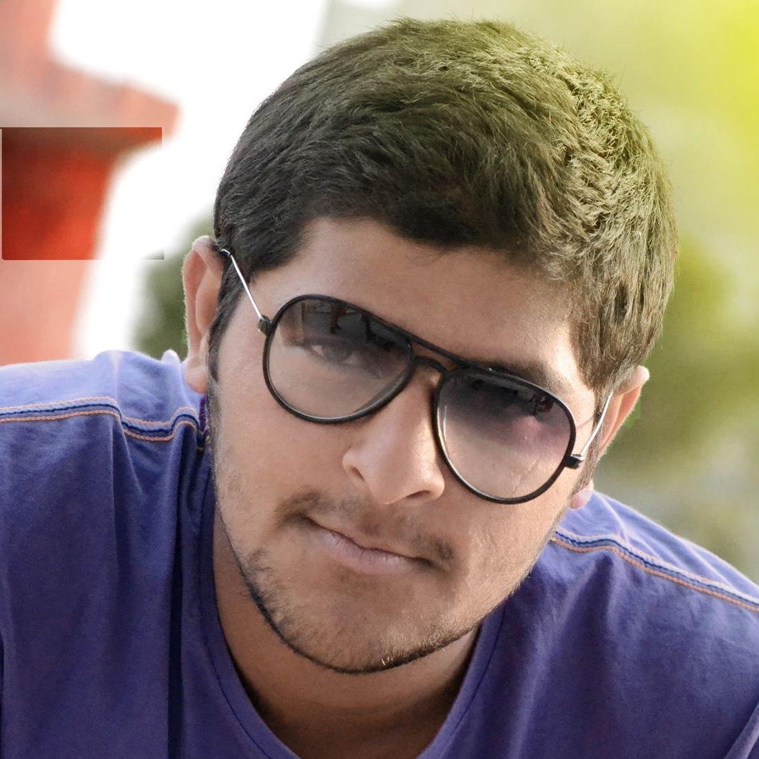 SoNuDelheKKc's profile picture. Bio To Kabhi Parhi e Nhi Pta tha na Mushkil h :D