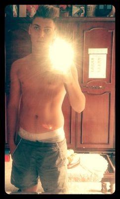 No vivas para que se note tu presencia sino para que se note tu ausencia ;)