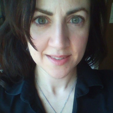 Speech-Language Pathologist, World Traveler, Expat Portuguese, Foodie, Photography lover