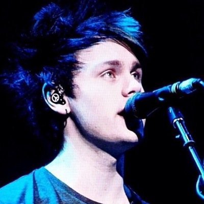 follow @cuddlxyziam