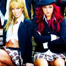 soy  roberta  Alexandra  pardo  rey   tenho  17  anos ..  estudo  no  elite way  school   minhas  melhor  amigas  são   josy   e  lupita