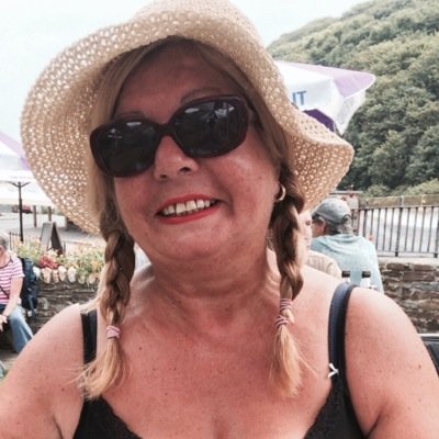 Veeozz's profile picture. fun, happy, family are important to me, and I like to be around happy people.