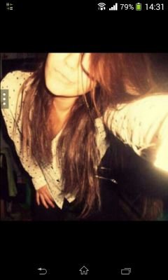 { Quiero ser amiga de gente confío en los demás no pienso mal de ellos}soy escorpion y no doy más datos