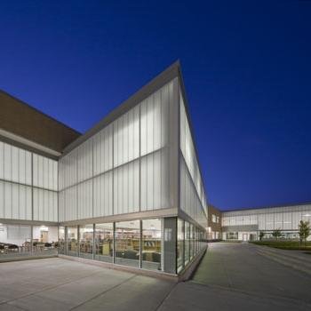 Collaborates to create distinctive, safe, and energy efficient commercial buildings featuring Daylighting, Space Flexibility & Fire+Smoke Separation solutions.