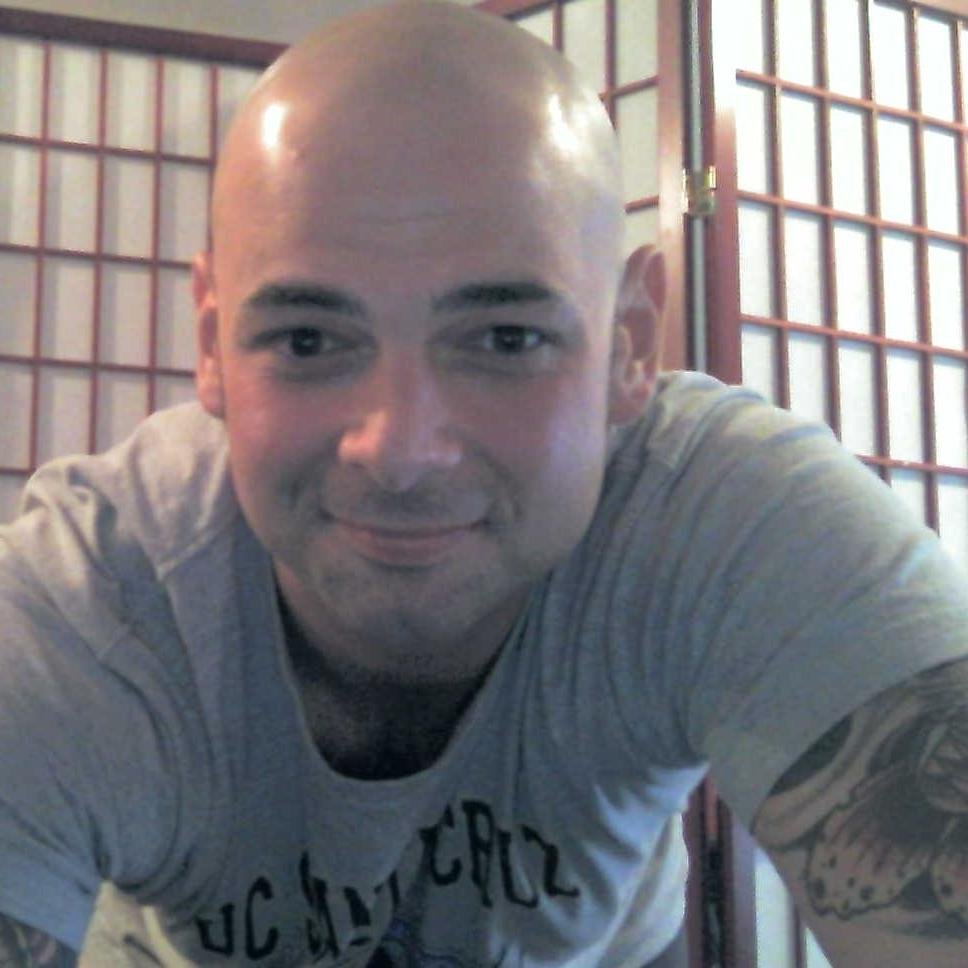 joshp00le's profile picture. Amateur entrepreneur. Expert lover.   Social media junkie. Freelance ninja. Web design aficionado. Wannabe geek. Twitter guru. Total nerd.