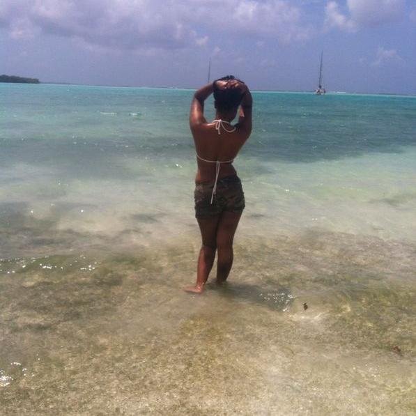 FIRST GOD! soy diferente, nada de lo que se espera como una naranja con sabor a pera.. #smiler #Dancer #InLove - *RJBR* 1.7
