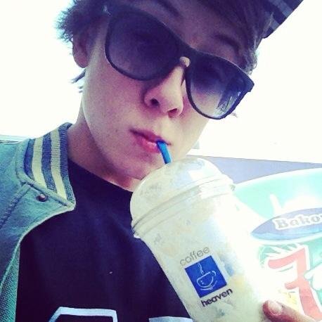 nalesniq's profile picture. #Smiler #Lips #Kwiatonator §