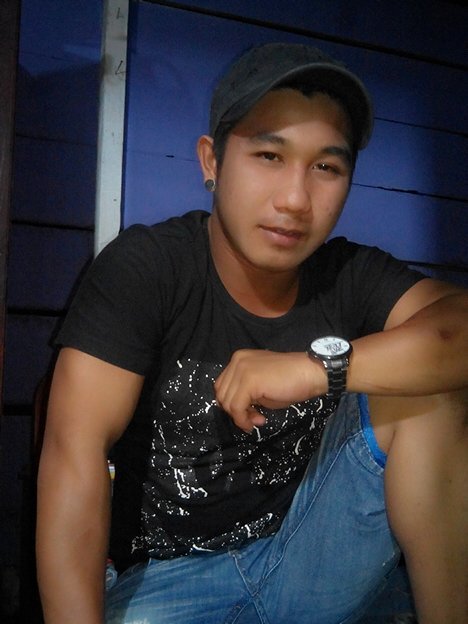 iqmal093's profile picture. 