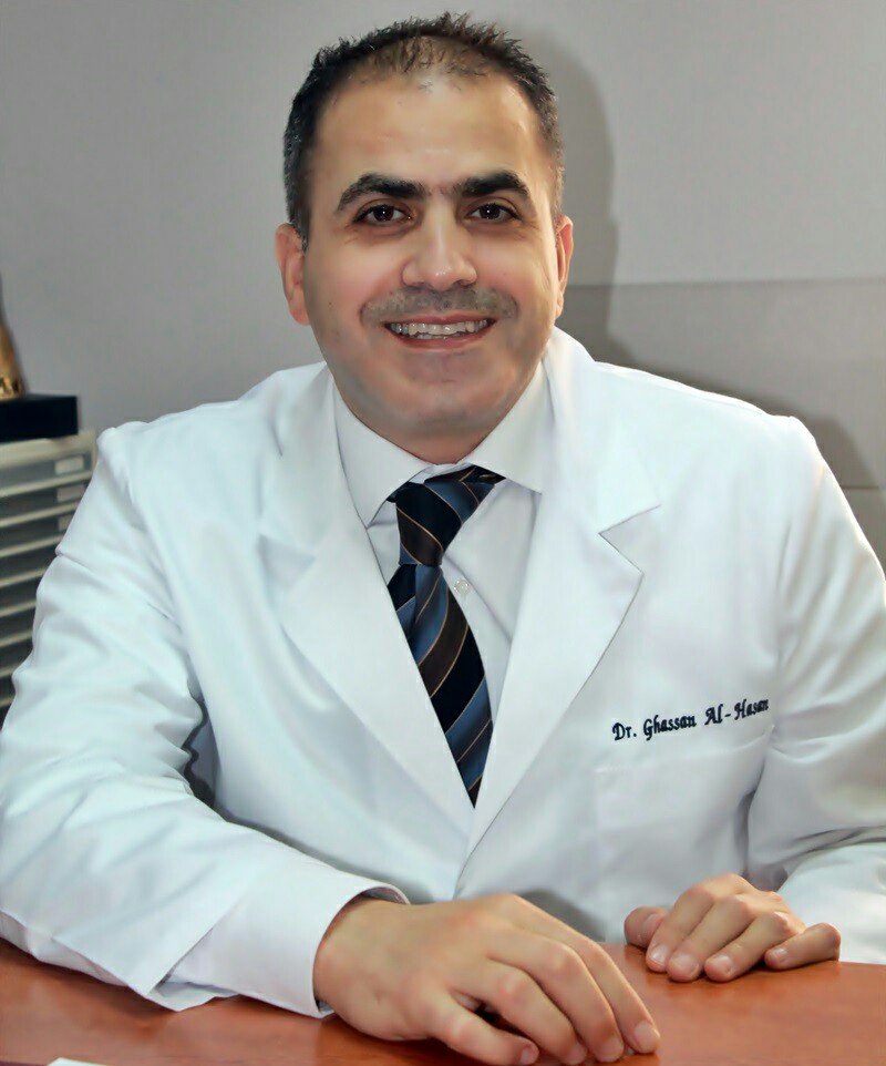 ‏دكتور إخصائي نساء وتوليد خبره14سنه اللي بده استفسار فقط يتفضل