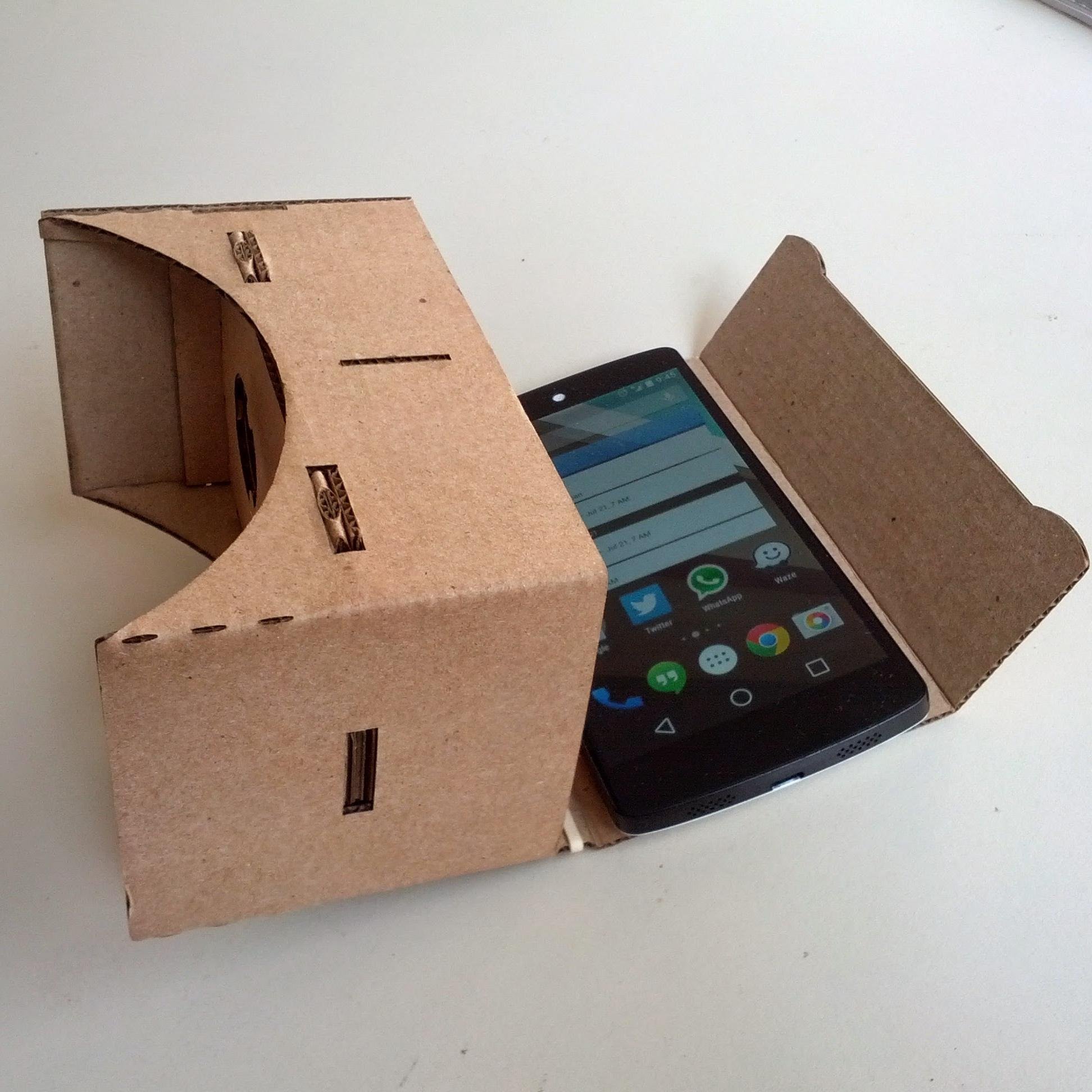 Convierte tu Smartphone en unos lentes de
Realidad Virtual
Visualiza fotografias en 360° (foto esfera)  tomadas por ti, tus amigos y gente de todo el mundo