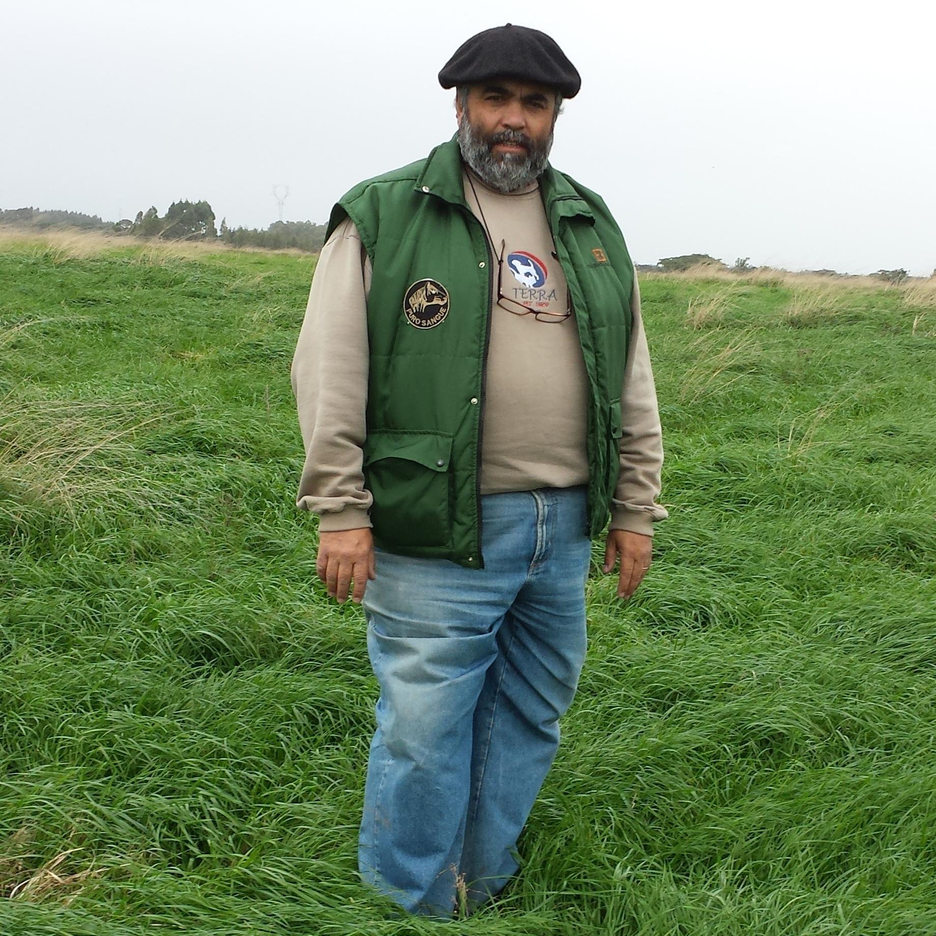 Médico veterinário, 30 anos de experiência no mercado do agronegócio, proprietário Lund Negócios. Na busca de mais conhecimento e troca de informações da área.