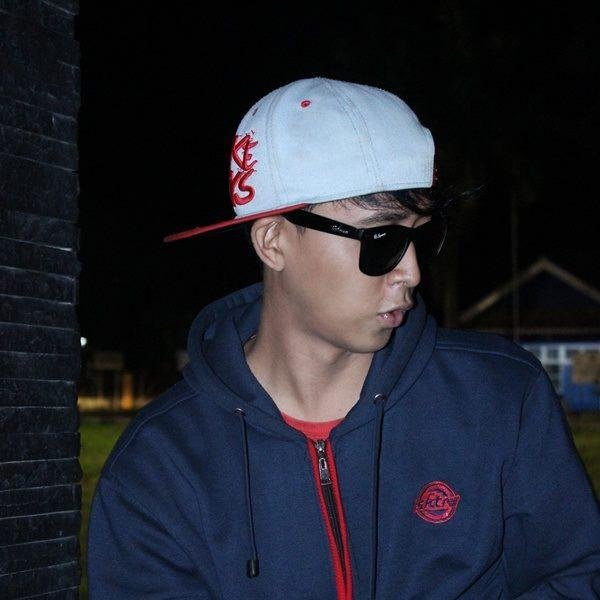 Twit baru dan dibuatin :D jd masih amburadul twit nya :D maklumin aja :)