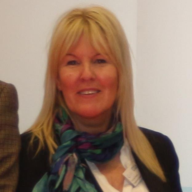 Community Engagement manager at @NHSHullCCG. Working to improve the health of communities in #Hull through @HullChampions