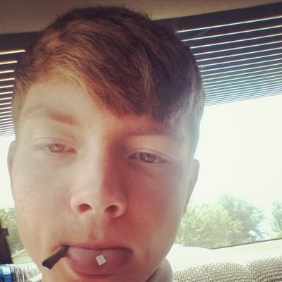 Y0urDailySmOker's profile picture. IG: @TheInevitableMind                                                                          ♦♥♪ Let's Trip and Get Lost in Each Other ♪♥♦