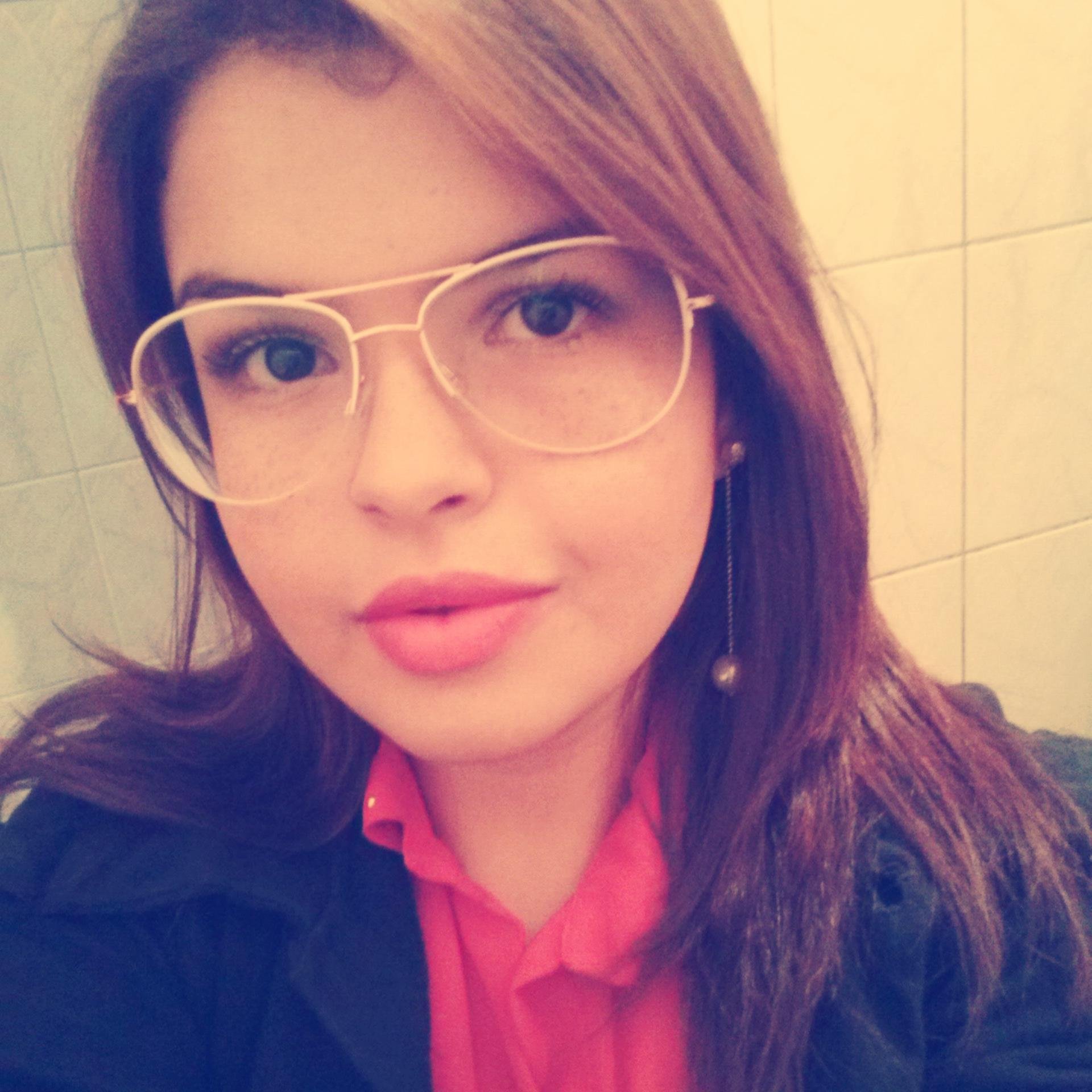 Deus estα comigo sempre , nele entrego meu diα-α-diα , nele entrego minhα vidα !