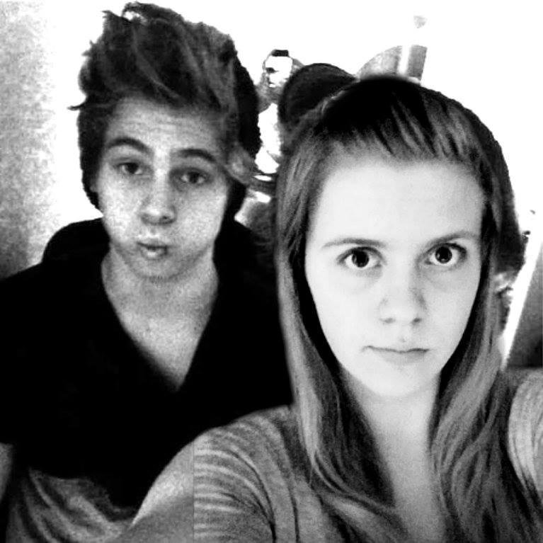 Luke, Ash,Cal, Mikey Please follow me? xxx 0/4 - that needs to be 4/4!