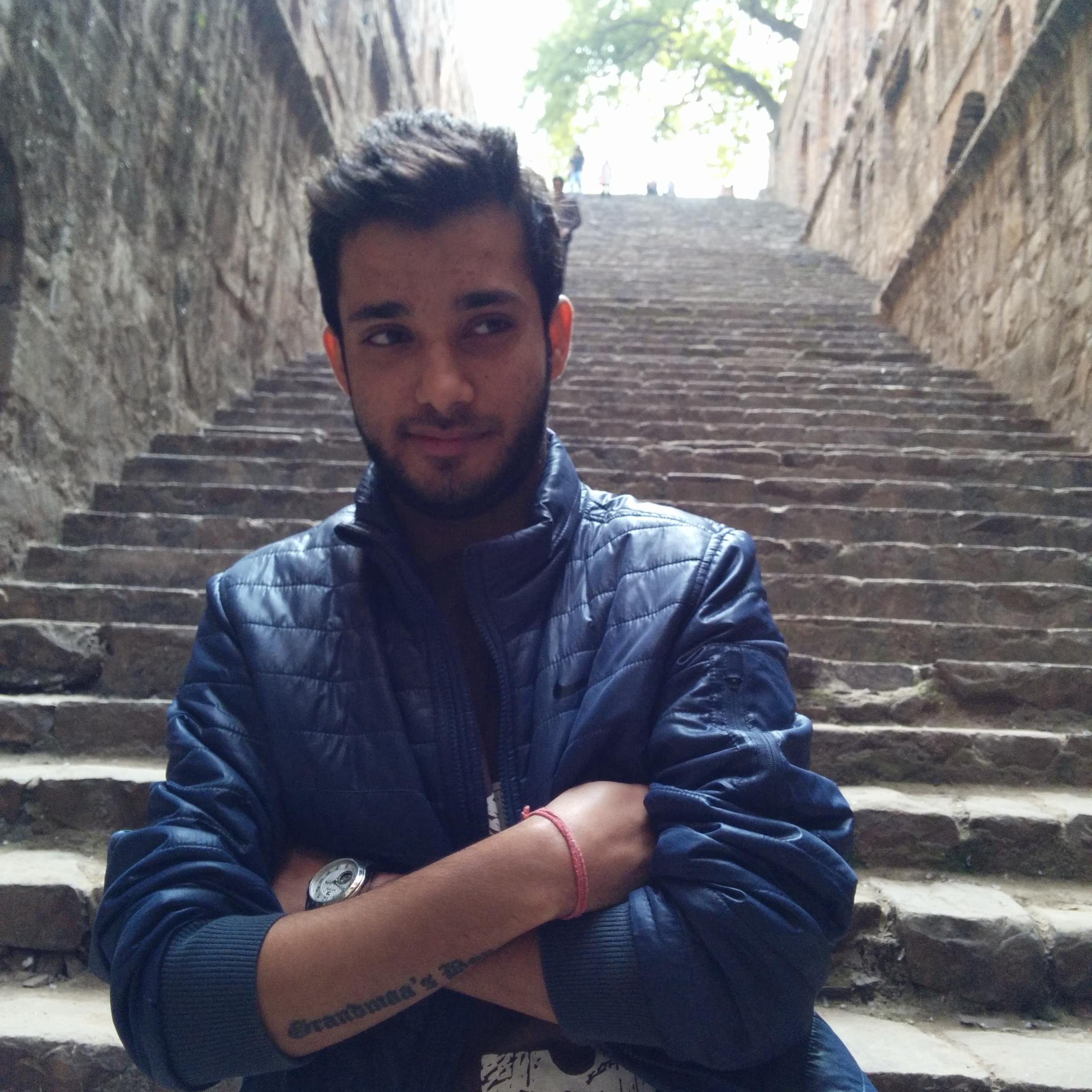 Digital media enthusiast 
Working With Reliance.
Uttar Pradesh,Delhi,Mumbai