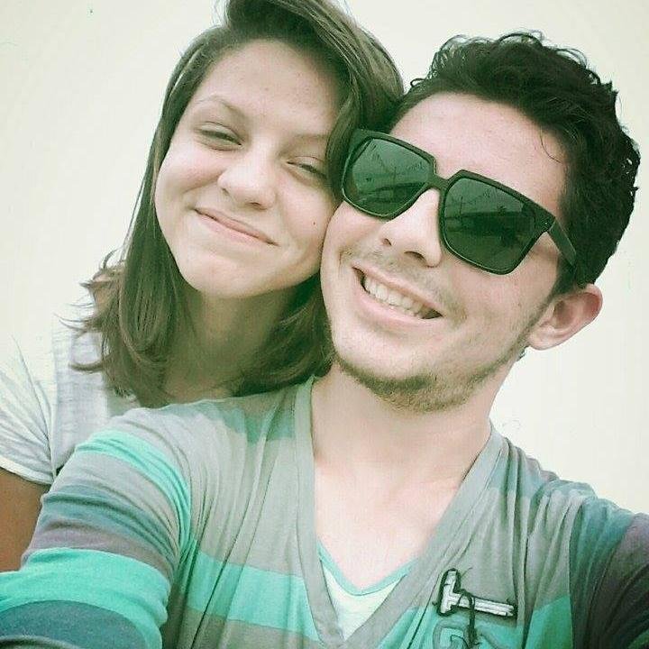 19 anos, Operador de Call Center, Goleiro.. Namorando. Nayara Minherva 3 . Amo miinha Familia. Adoro Pizza.