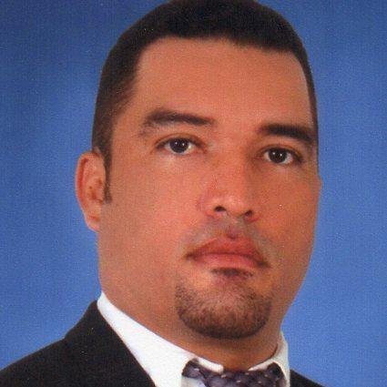 Abogado, Magíster en Criminalística y Ciencias Forenses, Especialista en Derecho Constitucional, Penal, Administrativo y Técnico P. en Procedimientos Judiciales