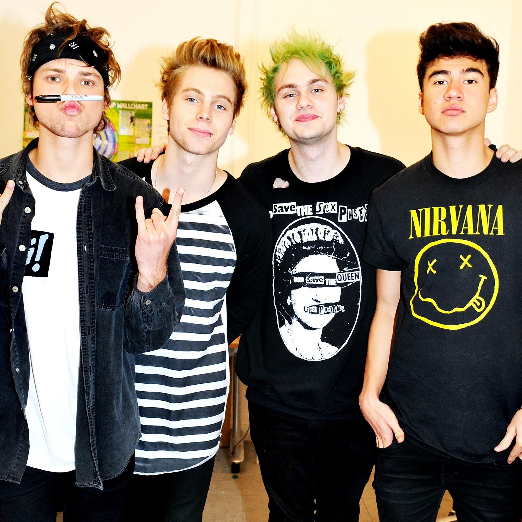FOLLOW @AustraliaHeroes and ASK FOR A  FOLLOW BACK :D