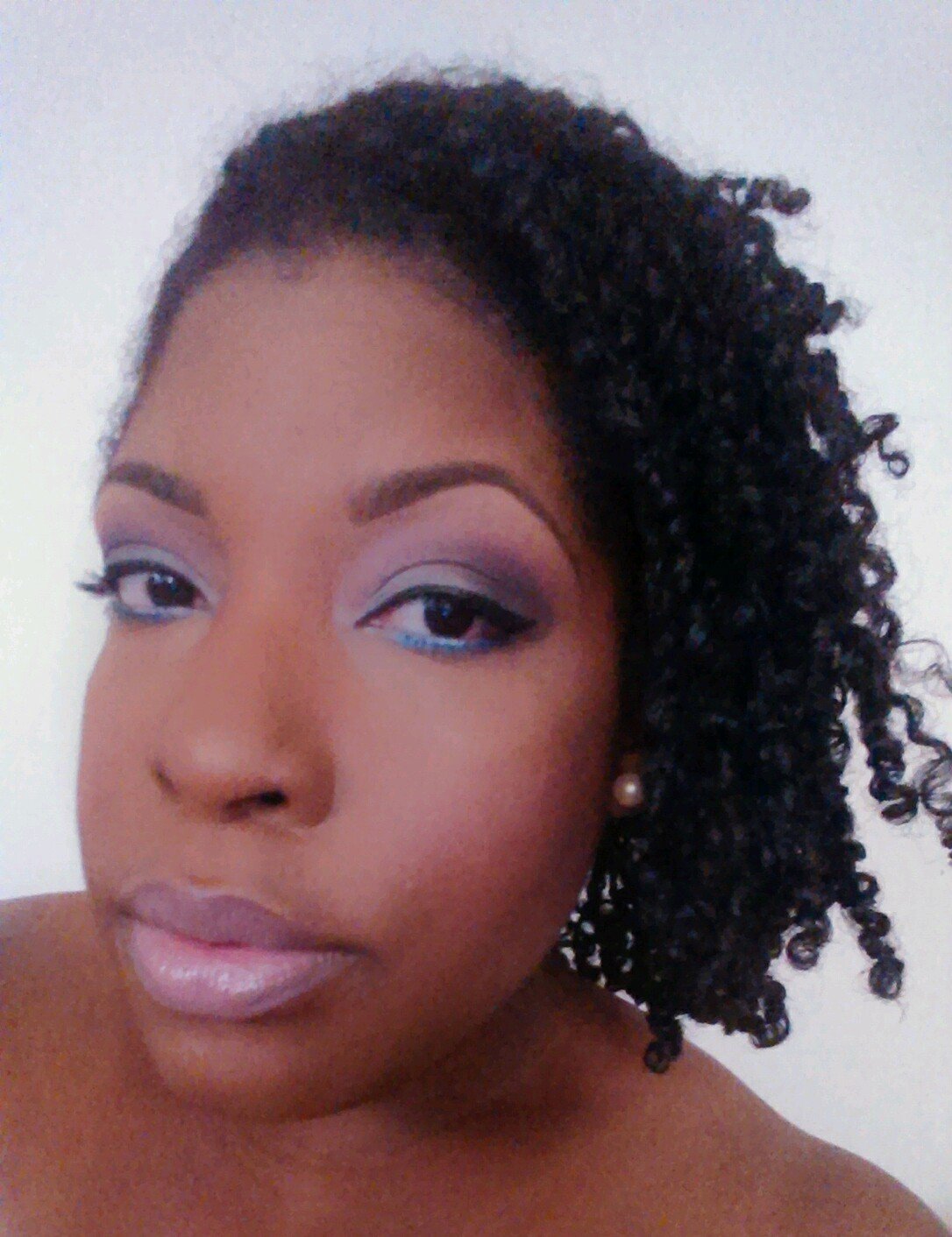 #bbloggers #makeup #naturalhair #BLMGirls Beauty Blogger, freelance makeup artist, makeup enthusiast and obsessed with my natural curls