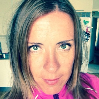 Skolledare inom både förskola, skola o fritids o är ensamstående mamma till en dotter som förgyller livet.. Så.. Ja.. Superwoman funkar oxå.