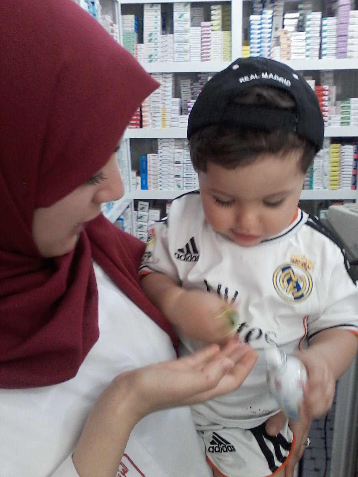 SousSa_Yahiaoui's profile picture. étudiante en pharmacie , je déssine , j'adore la vie , la cuisine , la douce musique et les beaux arts !