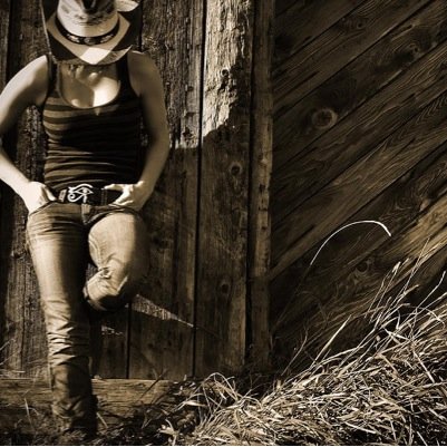 devilshly's profile picture. 